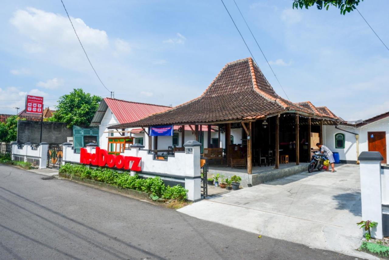 Reddoorz Syariah @ Ndalem Kembang Sore Yogyakarta Eksteriør bilde