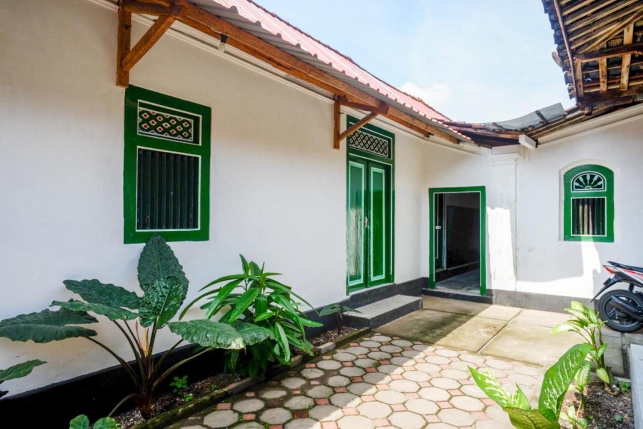 Reddoorz Syariah @ Ndalem Kembang Sore Yogyakarta Eksteriør bilde