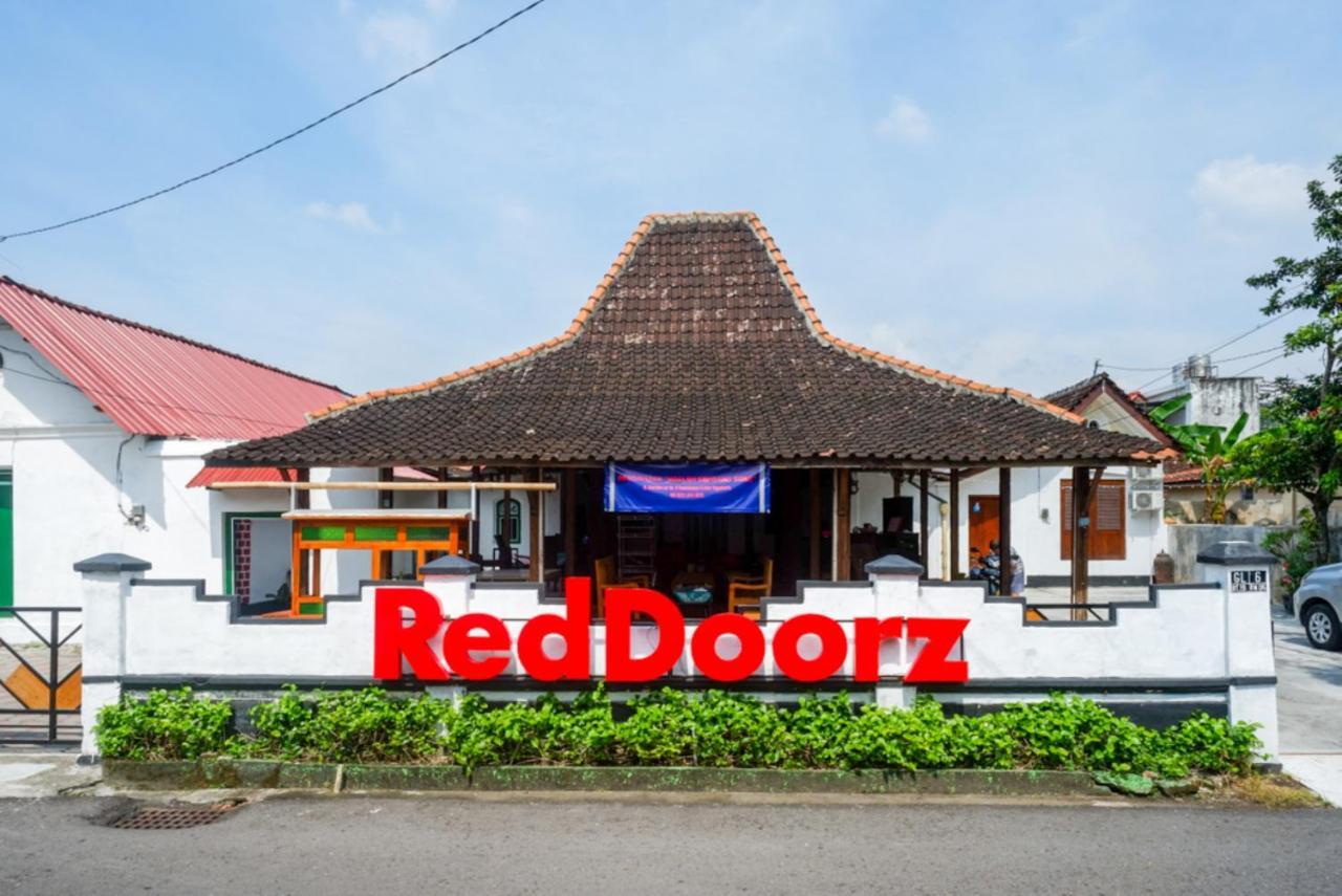 Reddoorz Syariah @ Ndalem Kembang Sore Yogyakarta Eksteriør bilde